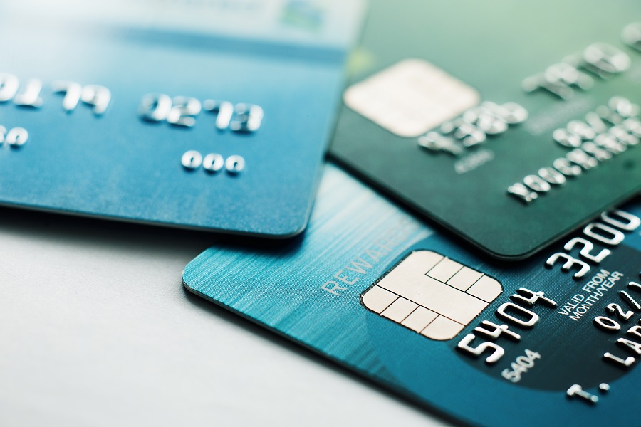 消費者金融の会員カードやクレジットカードを探す